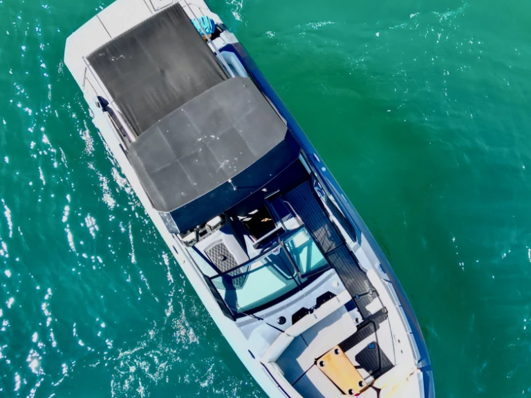 Verhuur Motorboot Cruisers met vaarbewijs
