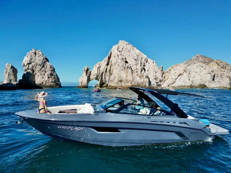 Bootverhuur Cruisers 350 Sundancer in Cabo San Lucas via SamBoat