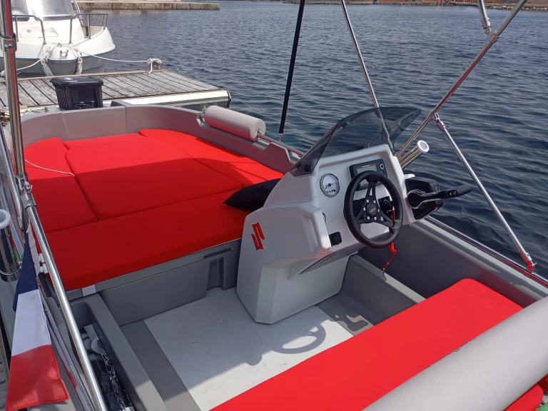 Verhuur Motorboot  roto hydra met vaarbewijs