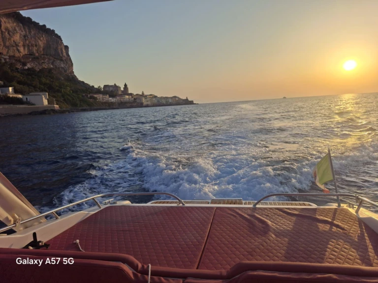 Huur Motorboot met of zonder schipper Cranchi in Cefalù