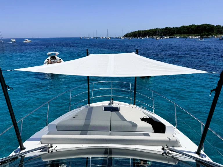 Huur een Azimut Azimut 50 Fly in Golfe-Juan