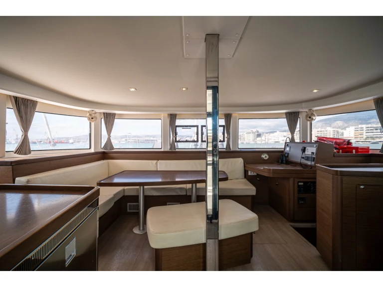 Catamaran te huur in Volos voor de beste prijs