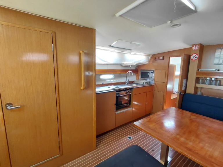 Bootverhuur Lefkáda goedkoop Bavaria 43 Cruiser