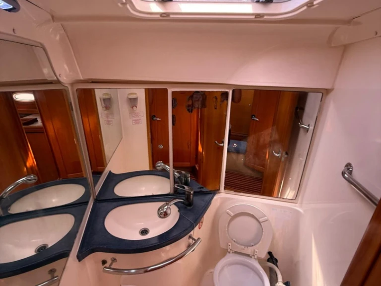 Jachthuur in Lávrio - Bavaria Bavaria 42 Cruiser via SamBoat