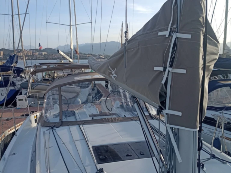 Zeilboot te huur in Ajaccio voor de beste prijs