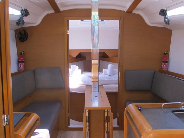 Bootverhuur Jeanneau Sun Odyssey 349 in Ajaccio via SamBoat