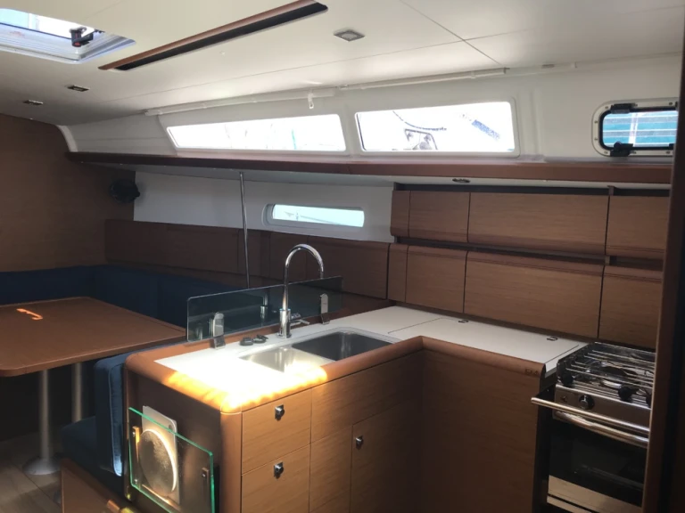 Jachthuur in Ajaccio - Jeanneau Sun Odyssey 389 via SamBoat