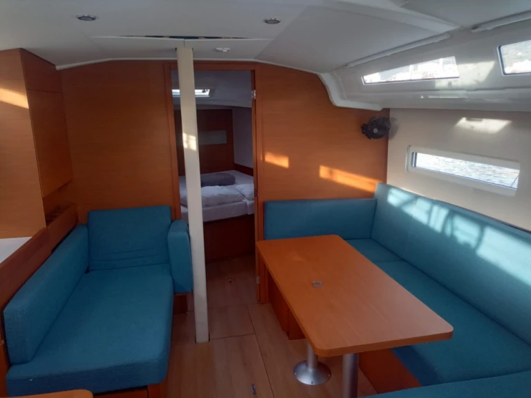 Bootverhuur Jeanneau Sun Odyssey 410 in Ajaccio via SamBoat