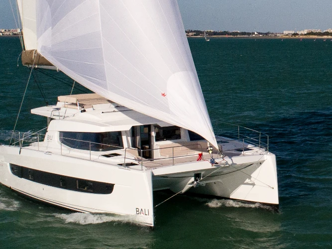 Catamaran te huur in Ajaccio voor de beste prijs
