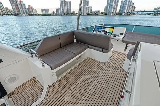 Huur een Prestige 630 Flybridge in Miami Beach
