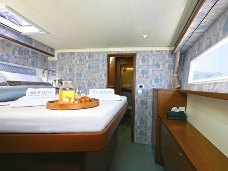 Huur Catamaran met of zonder schipper Lagoon in Athens Marina
