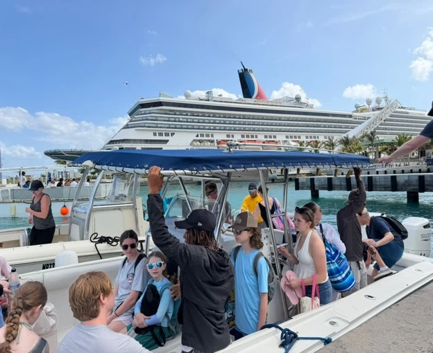 Motorboot te huur in Nassau voor de beste prijs