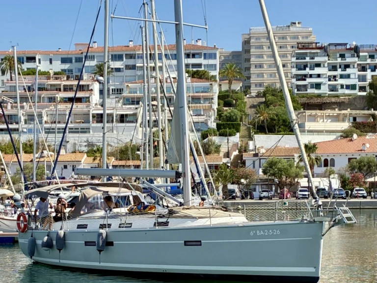 Bootverhuur Sitges goedkoop Bavaria 45 Cruiser