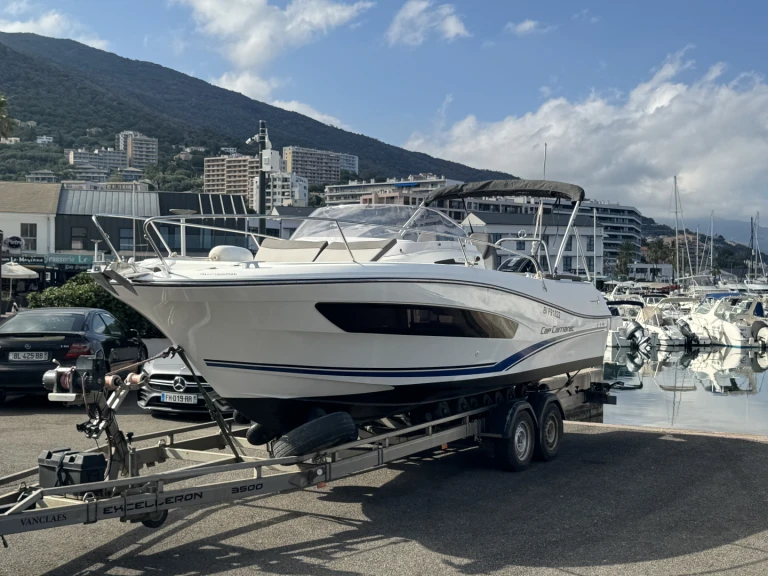 Bootverhuur Bastia goedkoop Cap Camarat 7.5 WA Serie 2