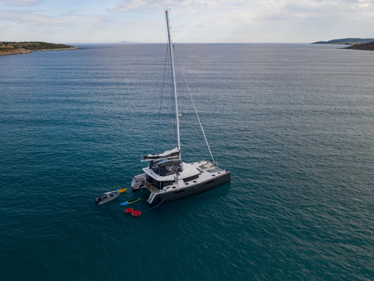 Bootverhuur Athens Marina goedkoop Lagoon 560 S2