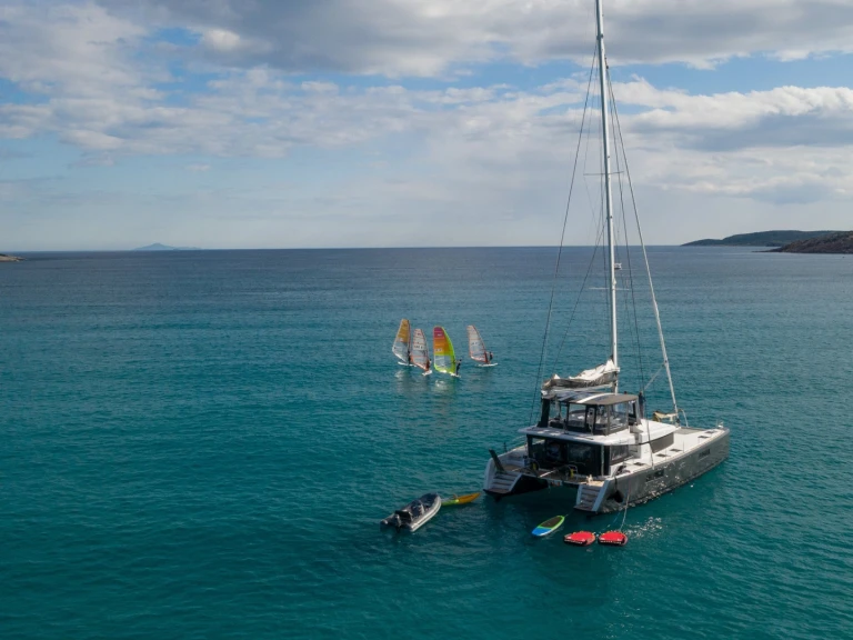 Catamaran te huur in Athens Marina voor de beste prijs