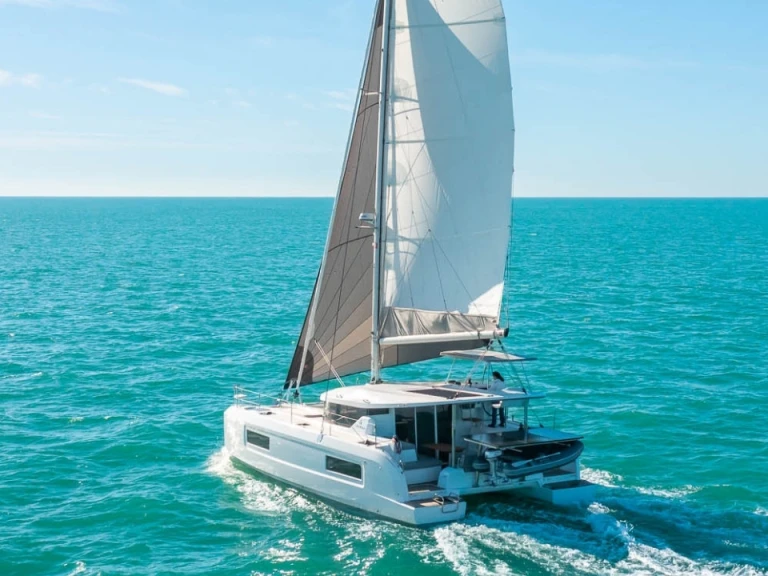 Verhuur Catamaran Lagoon met vaarbewijs