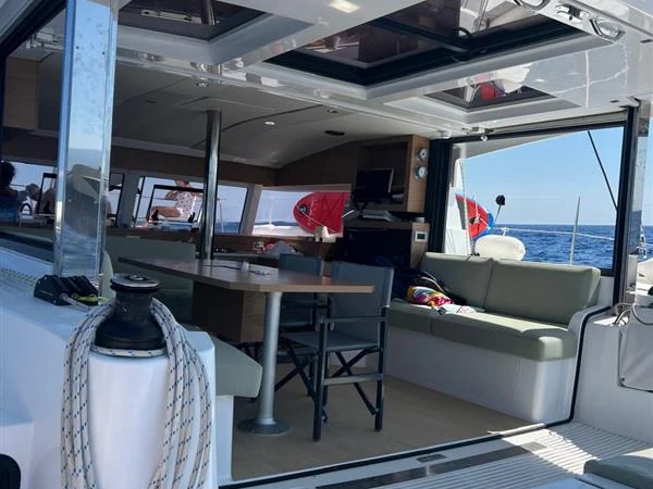 Catamaran te huur in Neo Klima voor de beste prijs