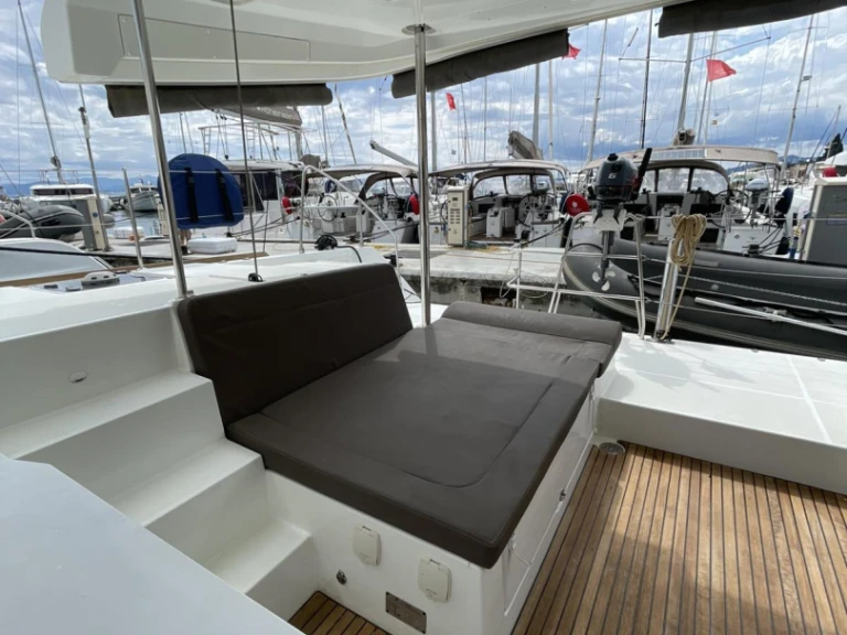 Lagoon Lagoon 450 F te huur van particulier of professional in Piso Livadi