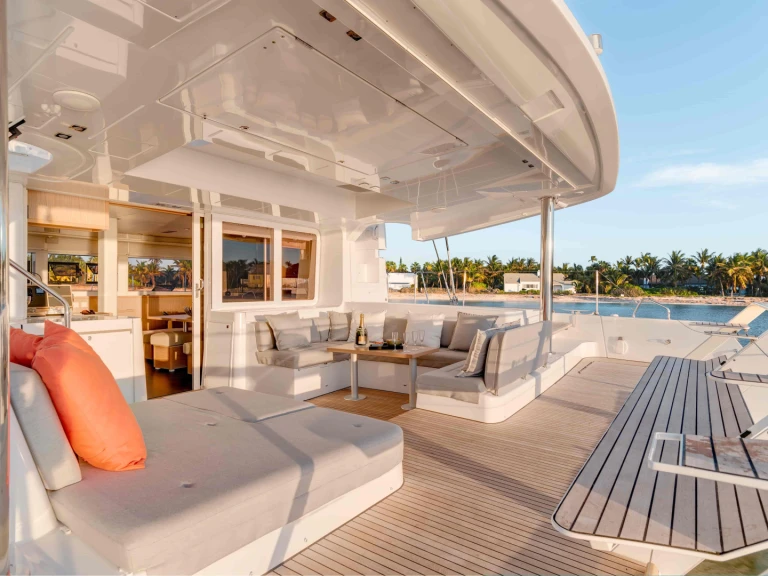 Verhuur Catamaran in Pomer - Lagoon Lagoon 52 F