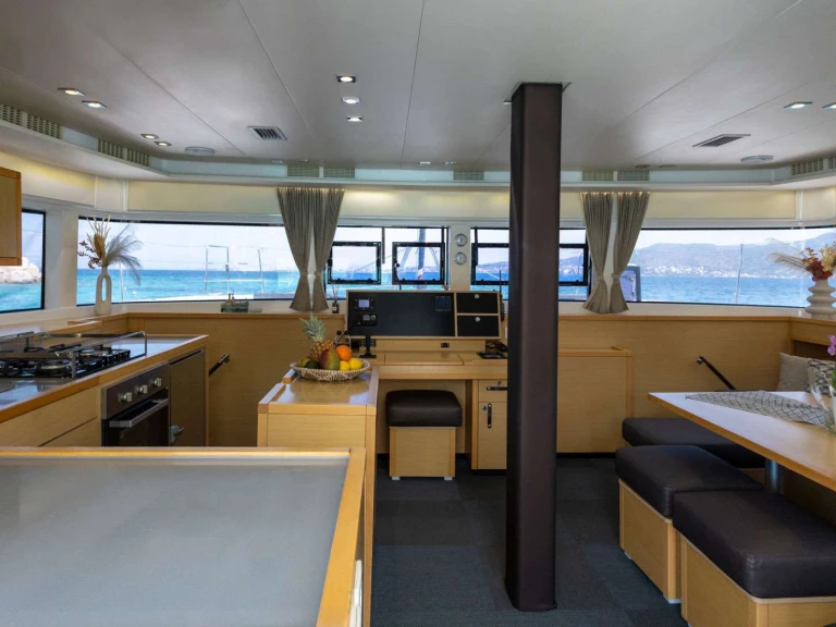 Huur Catamaran met of zonder schipper Lagoon in Athens Marina