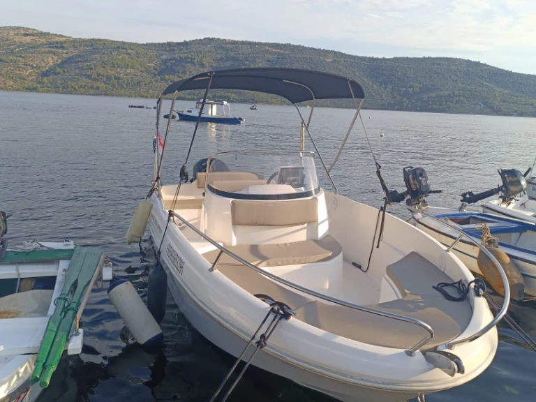 AM Yacht Prince 570 Open te huur van particulier of professional in Poljica