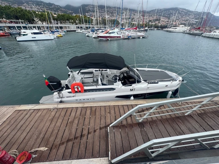 Verhuur Motorboot in Porto do Funchal - Karnic R8S