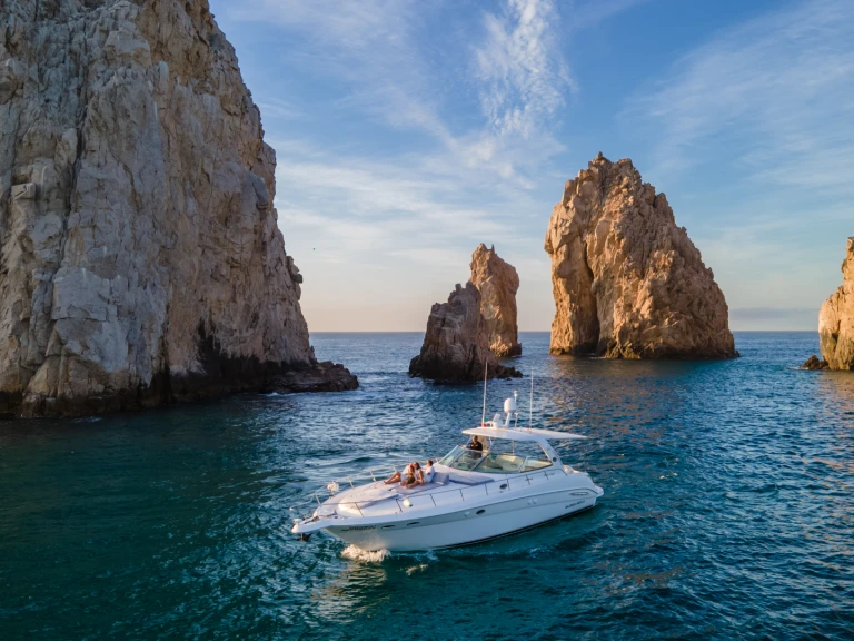 Huur een Sea Ray Sea Ray 460 Sundancer in Cabo San Lucas