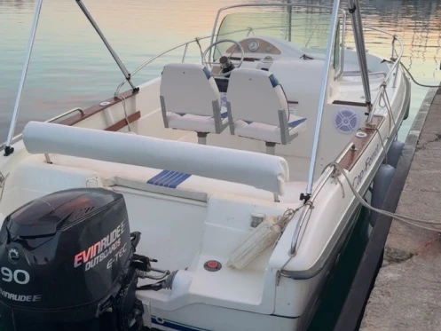 Huur een Cap-Ferret 550 Open in Marseille