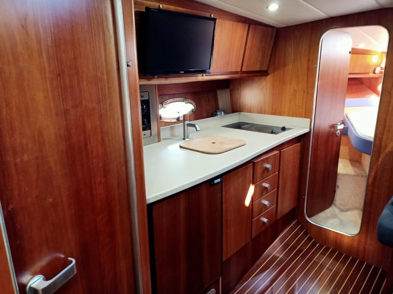 Huur Motorboot met of zonder schipper Gallart in Barcelona