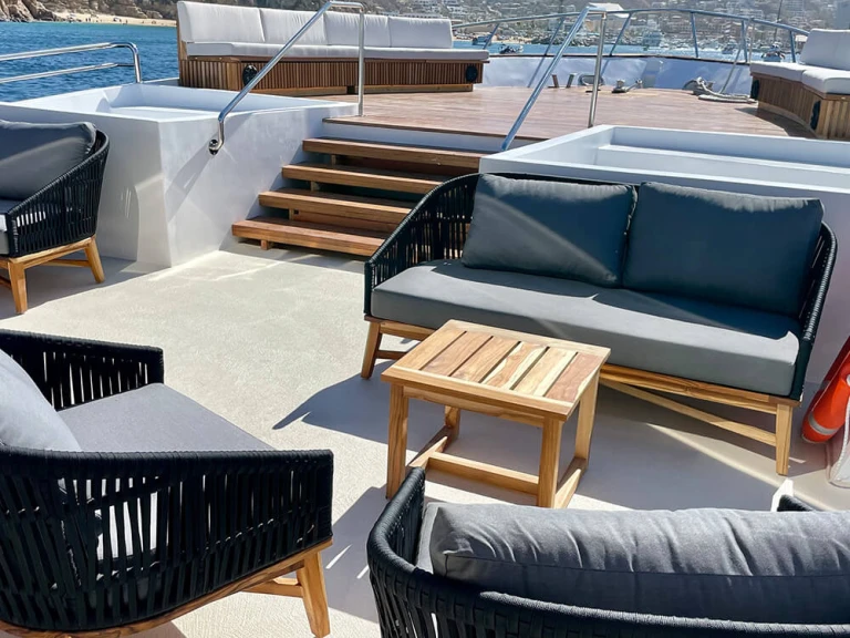 Huur een Pelican Luxury Motor Yacht in Cabo San Lucas