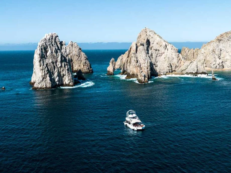 Huur een Pelican Luxury Motor Yacht in Cabo San Lucas