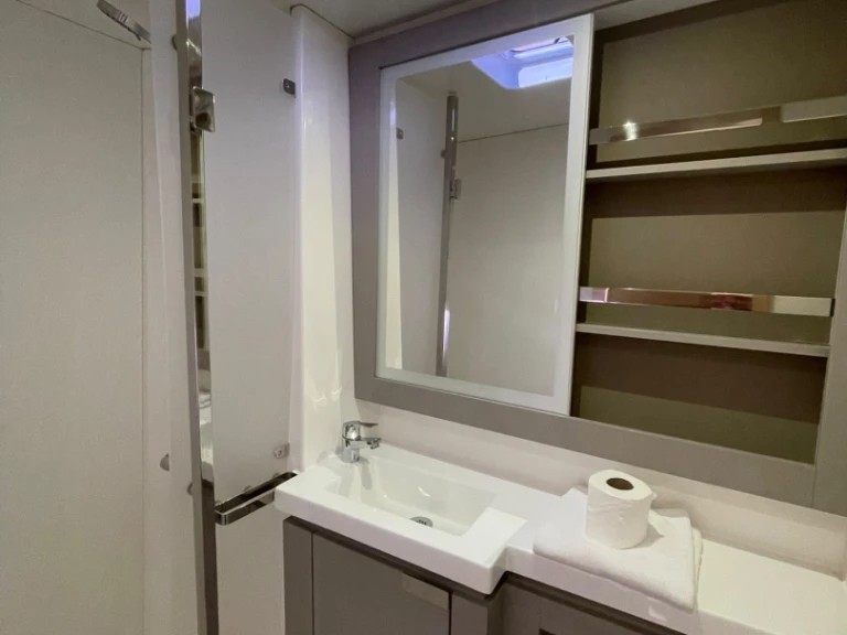 Bootverhuur Fountaine Pajot Elba 45 in Olbia via SamBoat