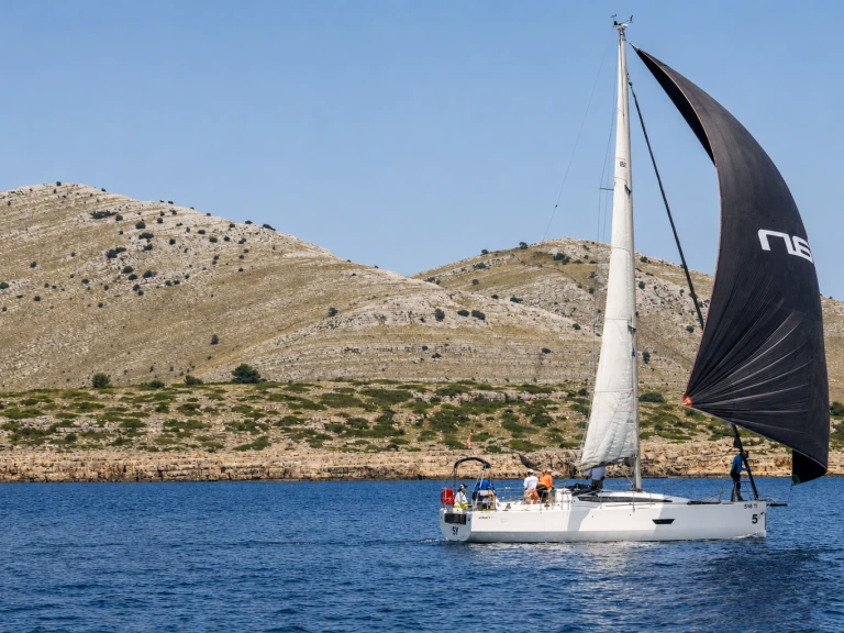 Verhuur Zeilboot in Betina - Elan E4