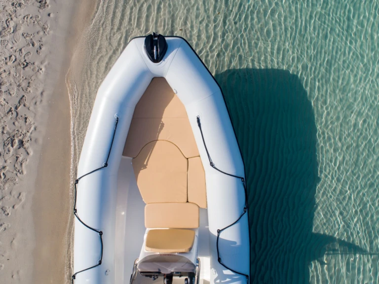 Huur een Bombard BOMBARD 650 SUNRIDER NEO in Isolella