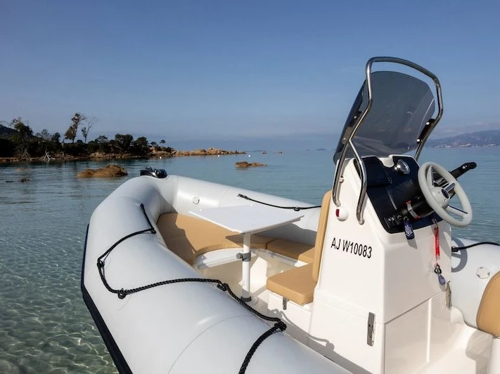 Bootverhuur Isolella goedkoop BOMBARD 650 SUNRIDER NEO