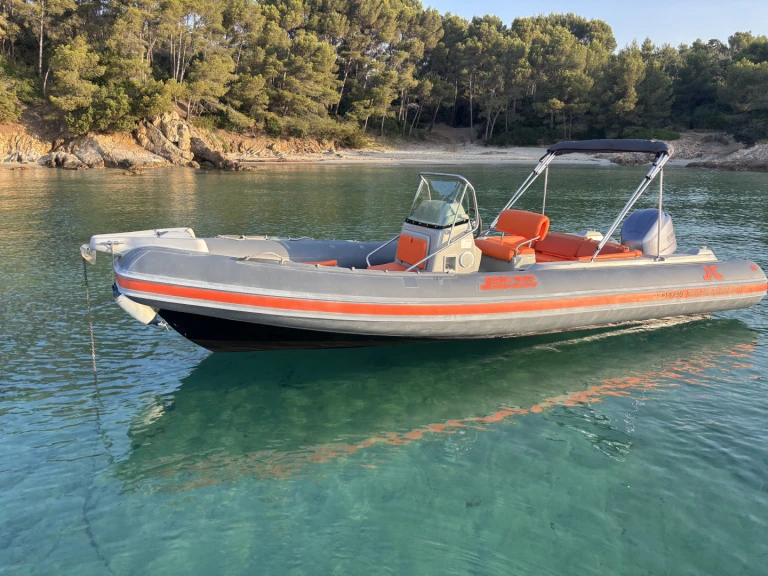 Huur een Ranieri Voyager 22 in Hyères