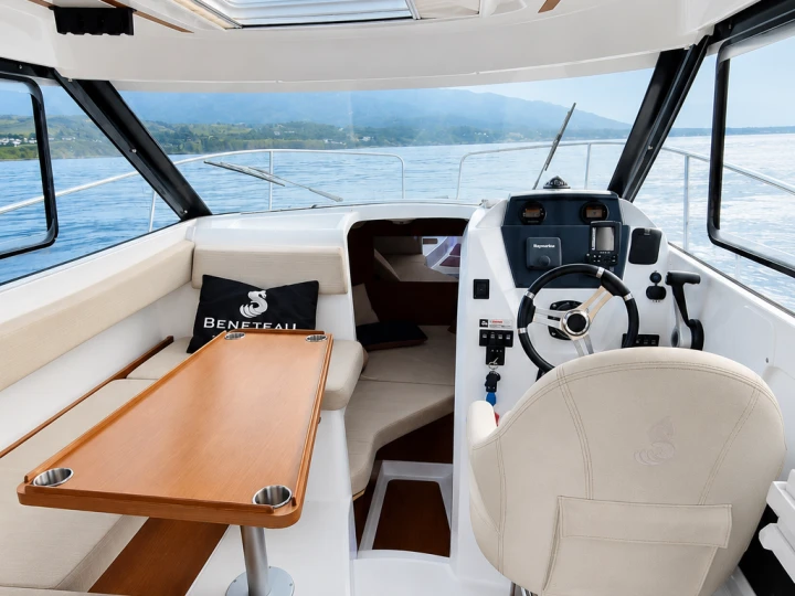 Bootverhuur Bénéteau Antares 780 HB in Saint-Cyprien via SamBoat