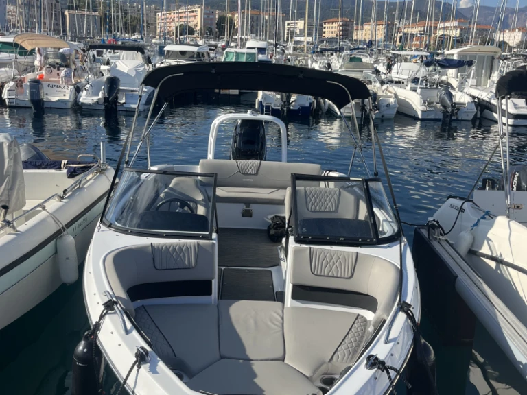 Bootverhuur Ajaccio goedkoop GT 225