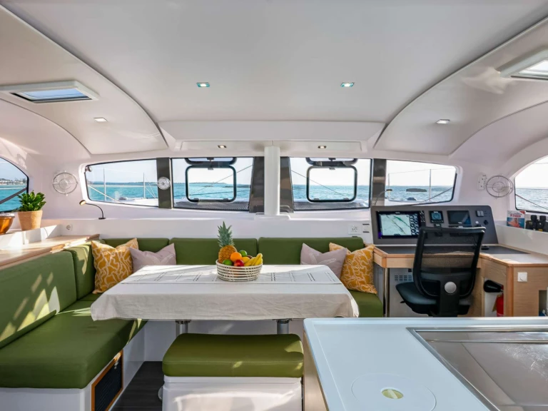 Outremer Falmari te huur van particulier of professional in Bahama's