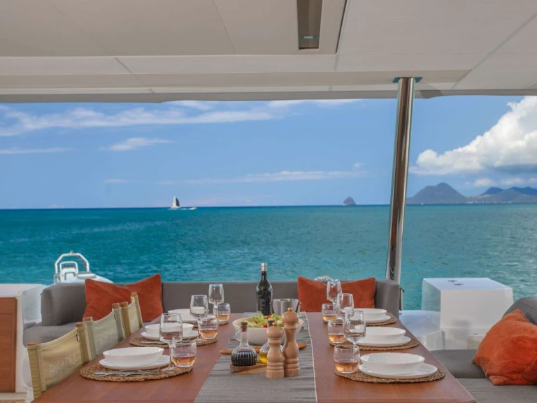 Verhuur Jacht Fountaine Pajot met vaarbewijs