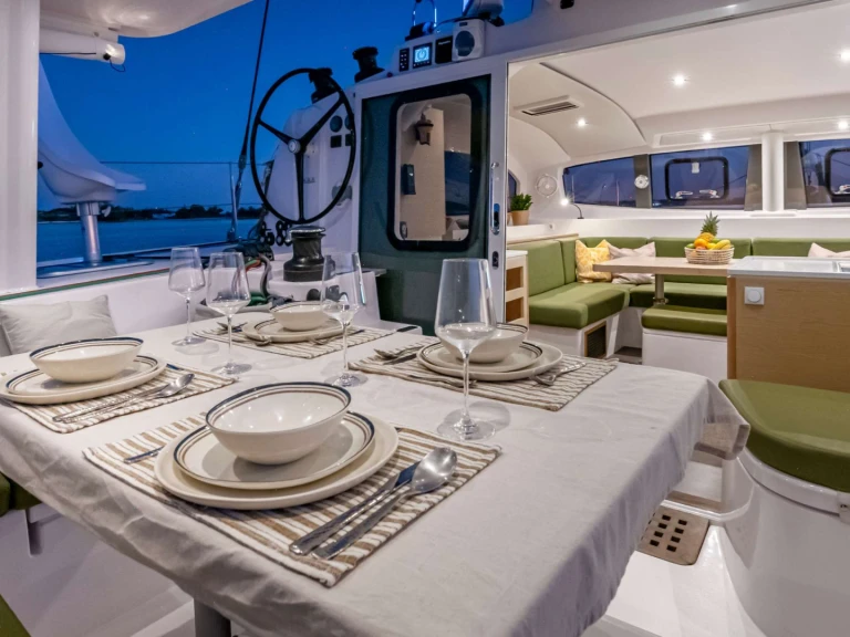 Outremer Falmari te huur van particulier of professional in Bahama's
