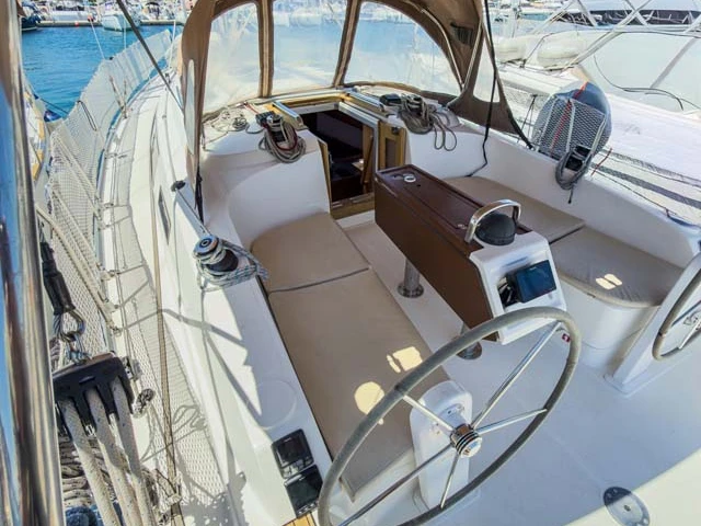 Huur een Bavaria Cruiser 37 in Pula