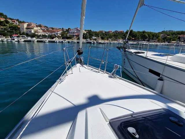 Verhuur Zeilboot in Pula - Bavaria Cruiser 37