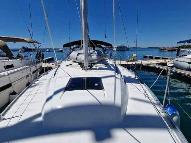 Bootverhuur Bavaria Cruiser 37 in Pula via SamBoat