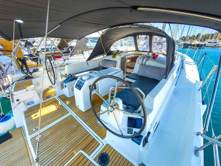 Jeanneau Sun Odyssey 440 te huur van particulier of professional in Pula