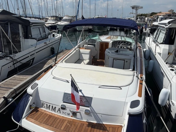 Bootverhuur Chris Craft CORSAIR 28' in Saint-Raphaël via SamBoat