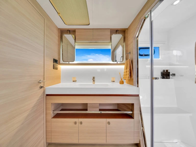 Catamaran te huur in Capo d'Orlando voor de beste prijs