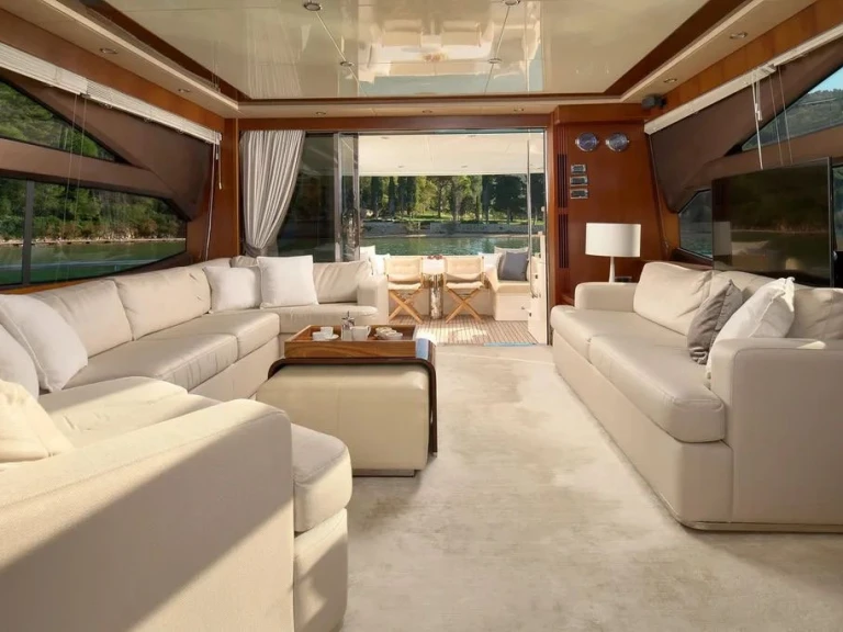 Bootverhuur Princess Princess 72 in Podstrana via SamBoat