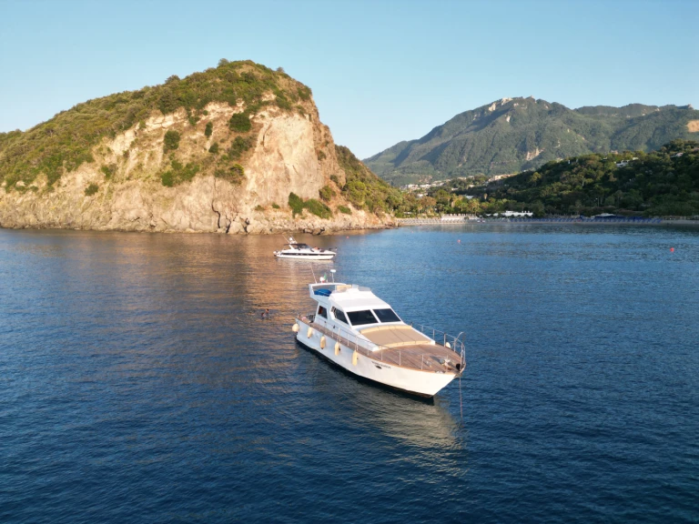 Jachthuur in Forio - Itama Itama 45 via SamBoat